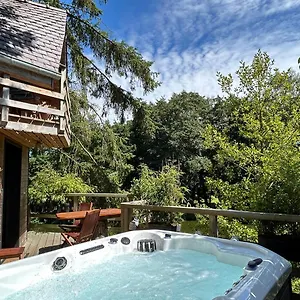 https://cabane-dans-les-arbres-avec-spa-les-cabanes-de-koaddour.inbrittany.com